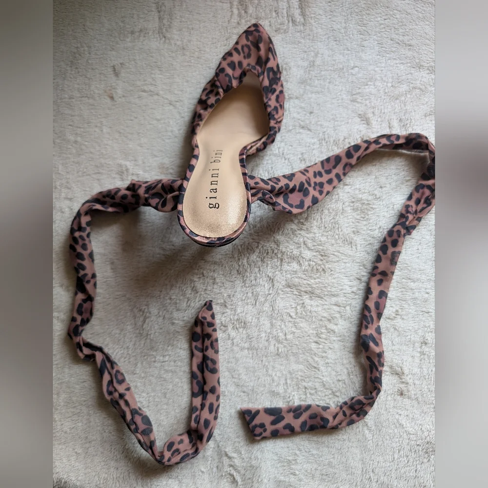 Gianni Bini Henzlee Leopard Print Chiffon Wrap-Up Shoes Size 8